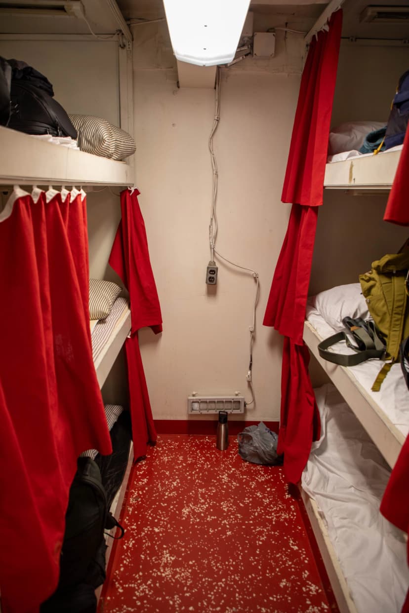 Berthing room with 6-pack bunks